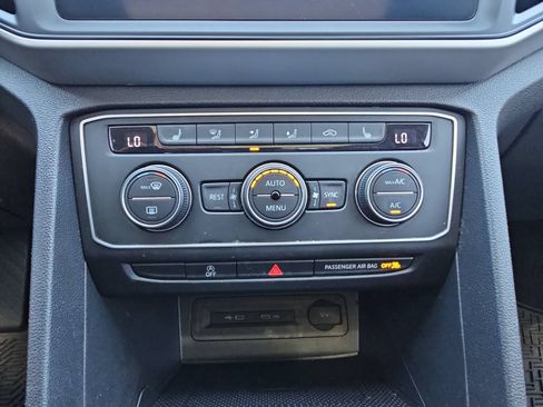 Used 2021 Volkswagen Atlas SE w/ Panoramic Sunroof Package FWD image 24