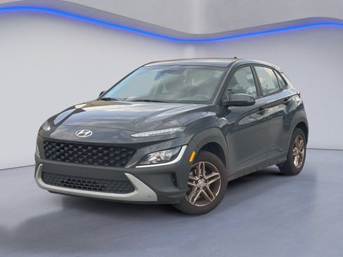 Used 2022 Hyundai Kona SE FWD image 2