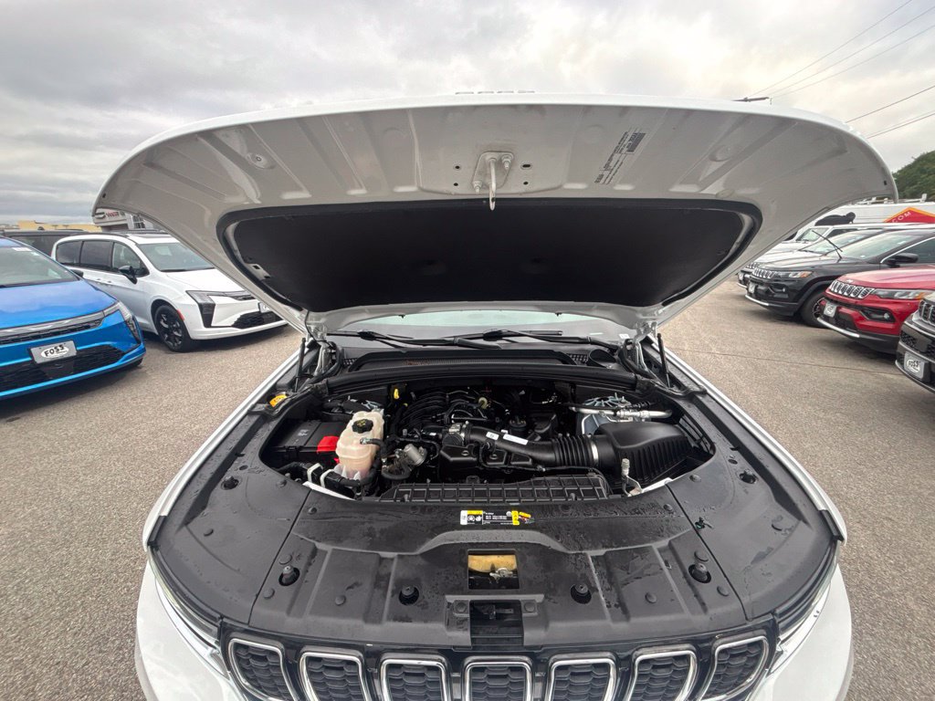 Certified 2024 Jeep Grand Cherokee Limited AWD/4WD image 27