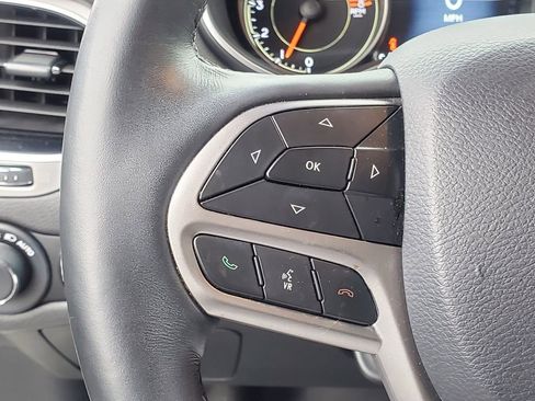 Used 2019 Jeep Cherokee High Altitude image 18