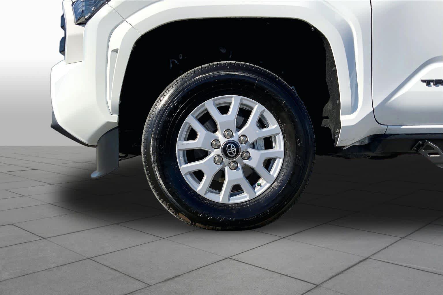 Used 2026 Toyota Tacoma SR5 RWD image 11