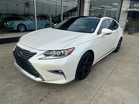 Used 2016 Lexus ES 350 w/ Luxury Package w/Wood Trim image 7