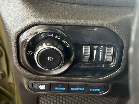Used 2021 Jeep Wrangler Unlimited Sahara w/ Cold Weather Group AWD/4WD image 12