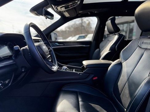 Used 2021 Jeep Grand Cherokee L Overland w/ Luxury Tech Group IV image 12