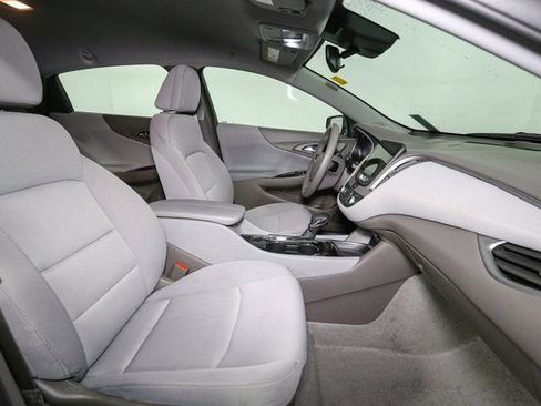 Used 2025 Chevrolet Malibu LT image 16