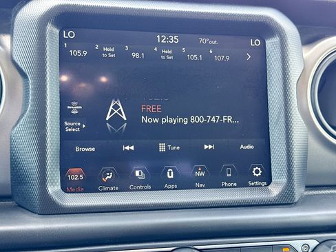 Used 2022 Jeep Gladiator Sport AWD/4WD image 28