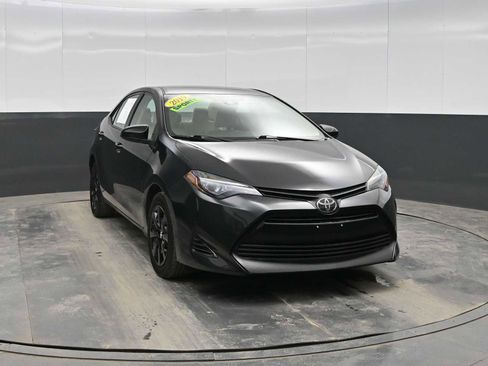 Used 2019 Toyota Corolla LE image 2