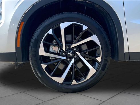 Used 2024 Mitsubishi Outlander SE AWD/4WD image 11