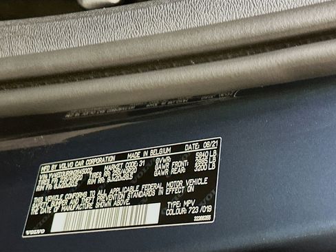 Used 2022 Volvo XC40 P8 Recharge Plus image 12