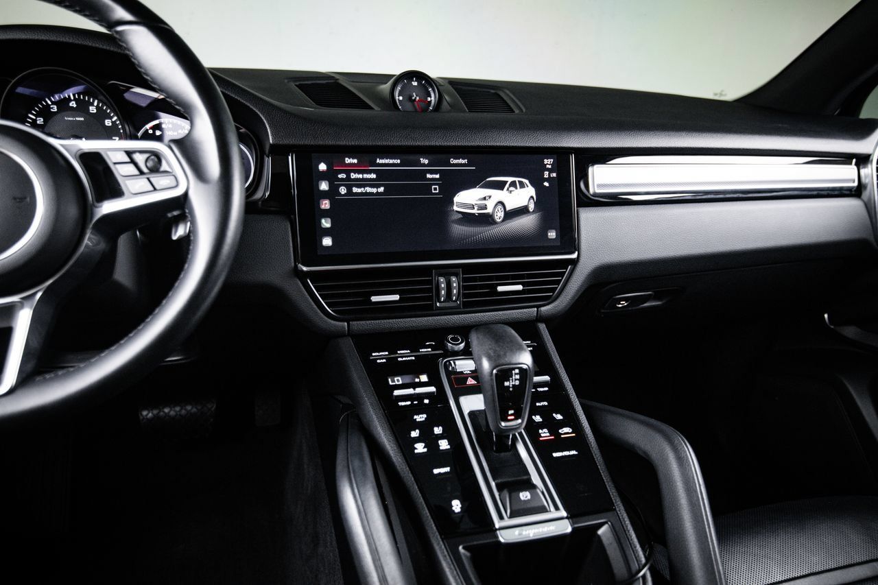 Certified 2023 Porsche Cayenne Platinum Edition AWD/4WD image 19
