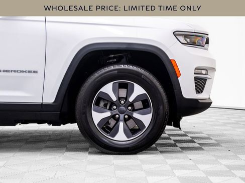 Used 2023 Jeep Grand Cherokee 4WD 4xe image 31