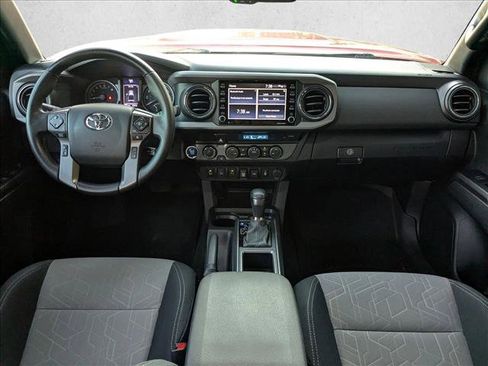 Used 2022 Toyota Tacoma TRD Sport image 16