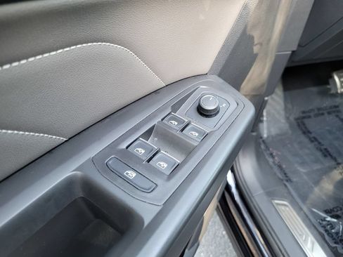 Used 2023 Volkswagen Atlas Cross Sport SEL R-Line AWD/4WD image 26