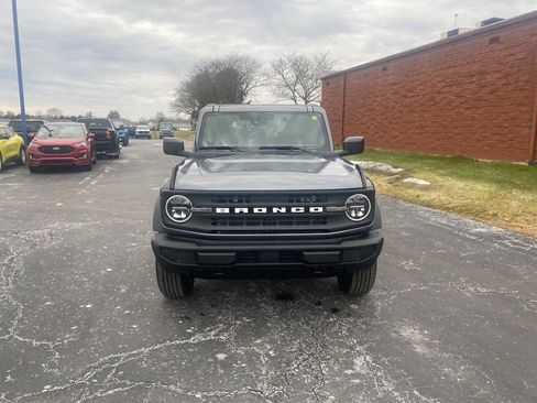 New 2025 Ford Bronco Base image 2