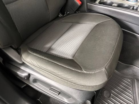 Used 2024 Ford Explorer XLT RWD image 29