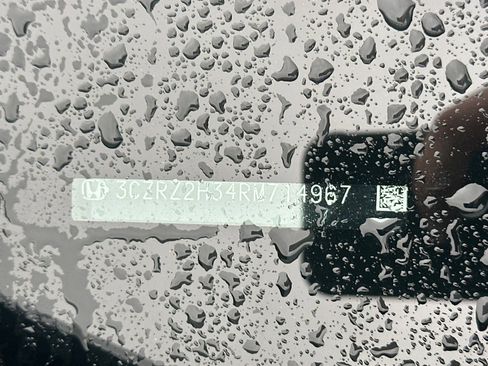 Used 2024 Honda HR-V LX image 2