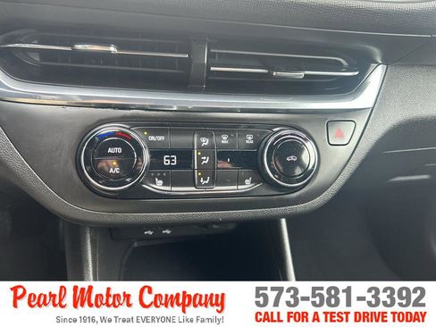 Certified 2025 Buick Envista Preferred w/ Convenience I Package FWD image 17