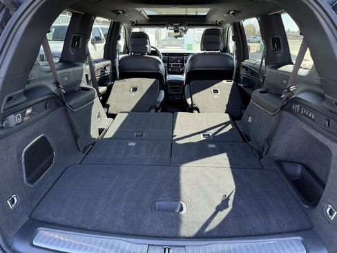 Used 2021 Jeep Grand Cherokee L Overland w/ Luxury Tech Group IV AWD/4WD image 17