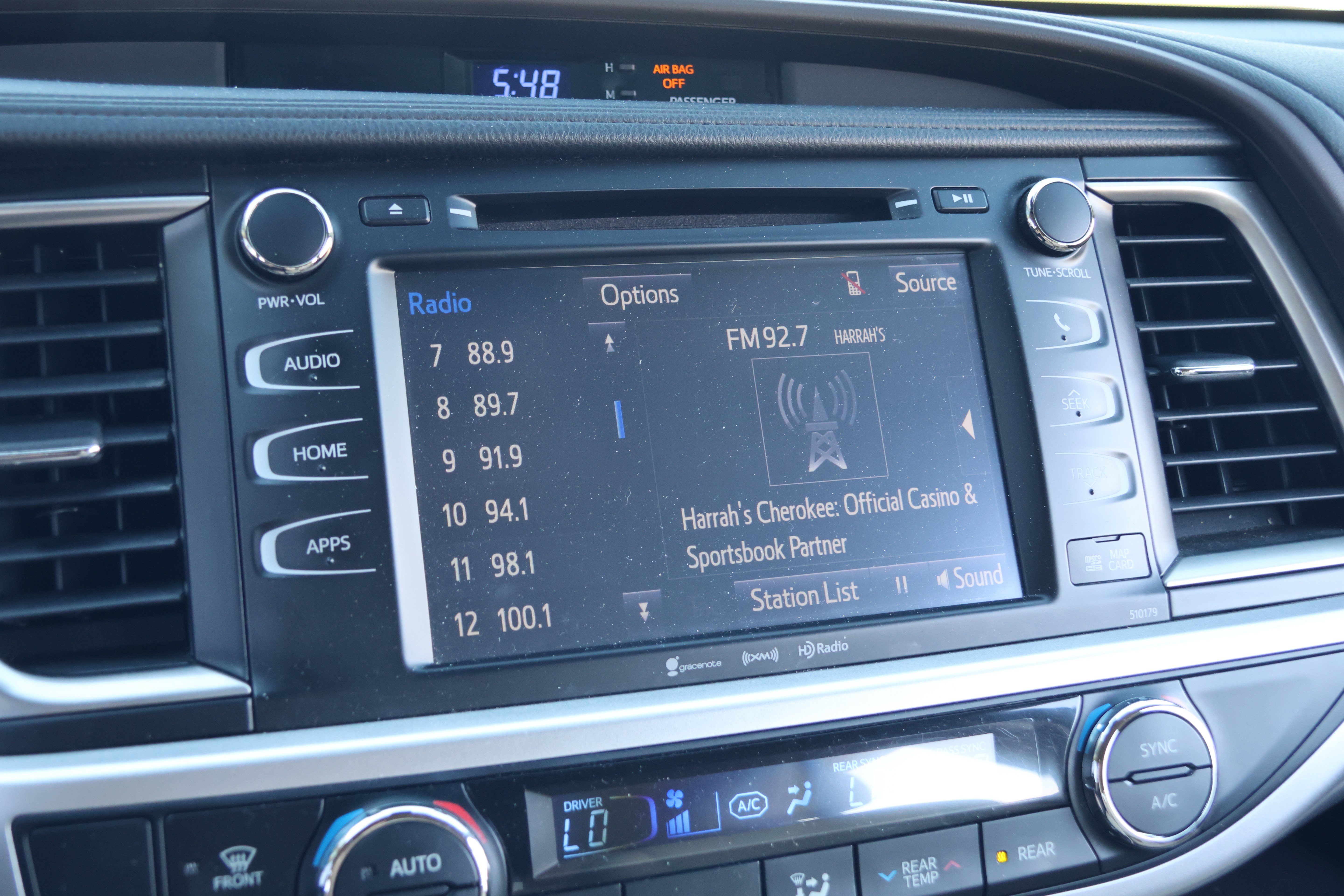 Used 2017 Toyota Highlander XLE AWD/4WD image 19