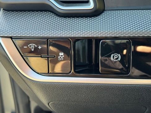 Certified 2025 Kia Sportage LX image 21