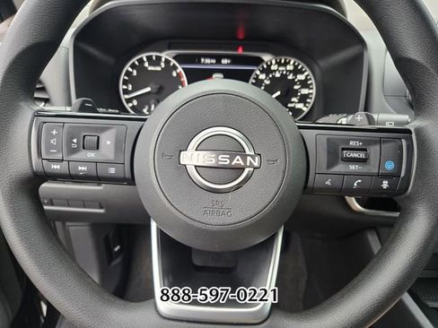 Used 2022 Nissan Rogue SV FWD image 25