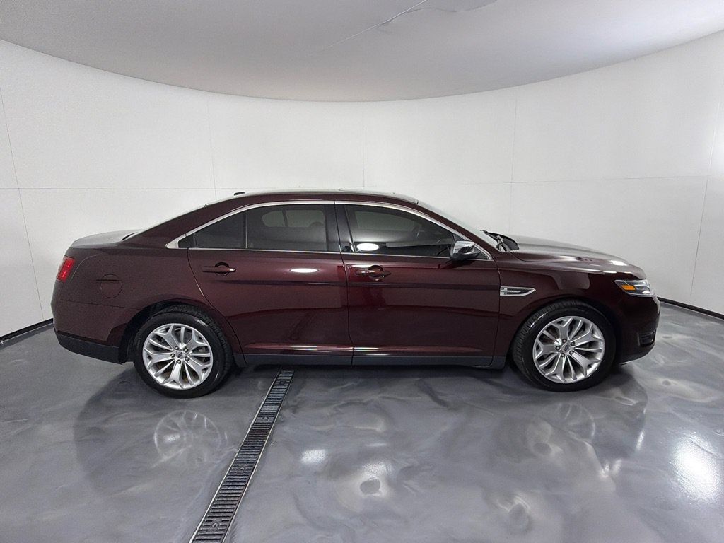 Used 2019 Ford Taurus Limited FWD image 4