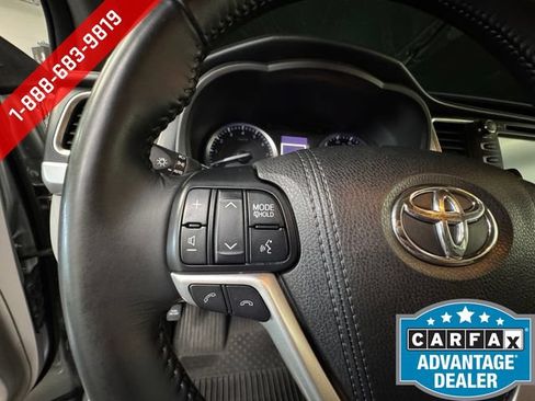 Used 2017 Toyota Highlander SE AWD/4WD image 19