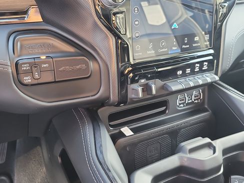 Used 2024 RAM 3500 Limited image 24