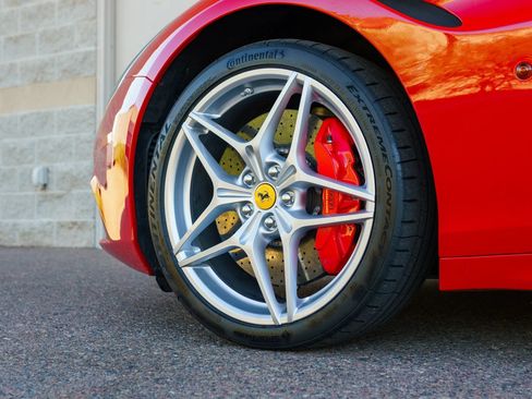 Used 2015 Ferrari California T RWD image 45