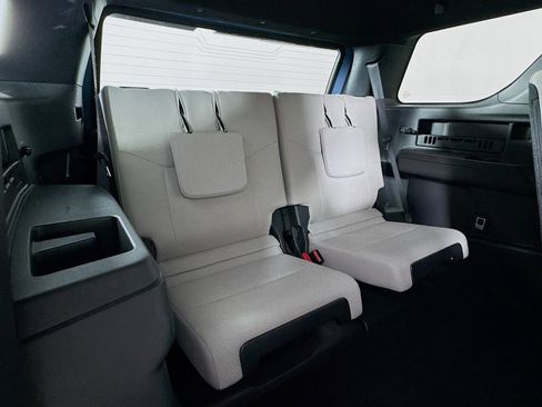 Used 2025 Toyota 4Runner SR5 image 32