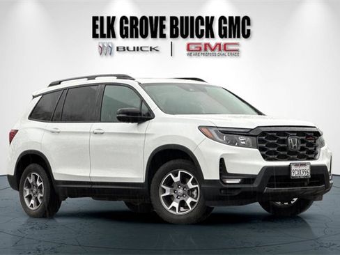 Used 2022 Honda Passport TrailSport image 2