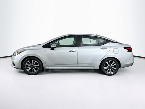 Used 2021 Nissan Versa SV FWD image 4