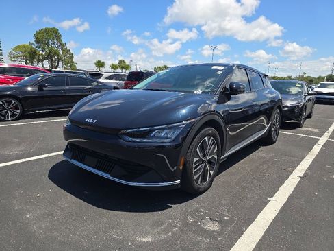 Certified 2024 Kia EV6 Light RWD image 3