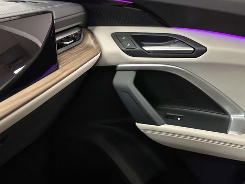 Used 2025 Audi Q5 Premium w/ Convenience Package image 24