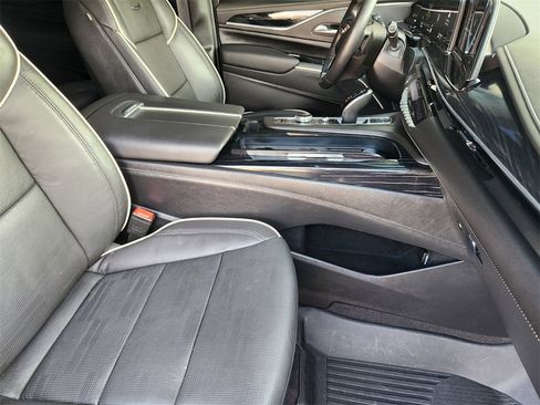 Used 2024 Cadillac Escalade Sport w/ LPO, ONYX Package image 13