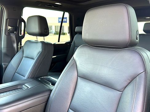 Used 2023 Chevrolet Tahoe Z71 w/ Luxury Package AWD/4WD image 14