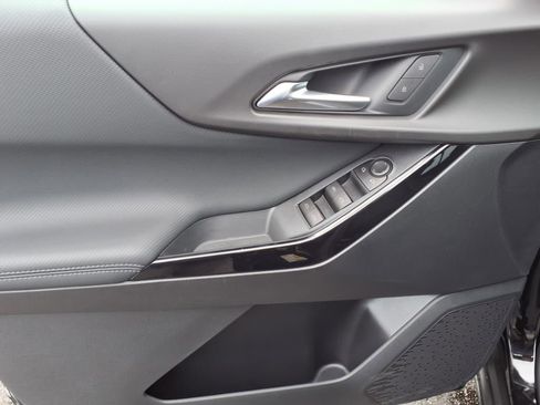 New 2026 Chevrolet Equinox LT image 9