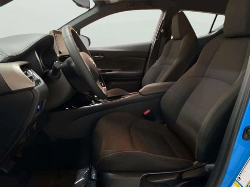 Used 2019 Toyota C-HR XLE FWD image 54