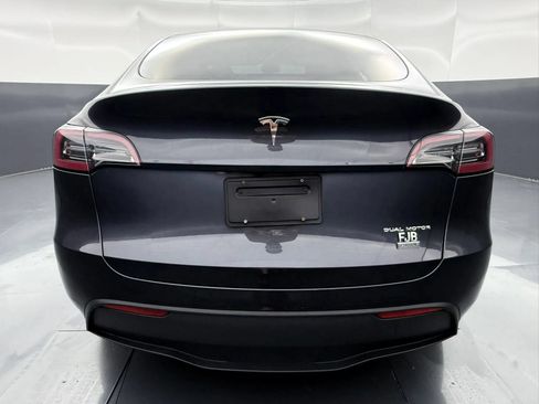 Used 2024 Tesla Model Y Long Range AWD/4WD image 6