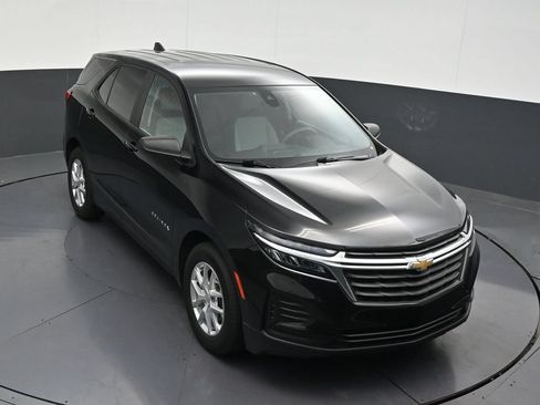 Used 2022 Chevrolet Equinox LS w/ LS Convenience Package FWD image 21