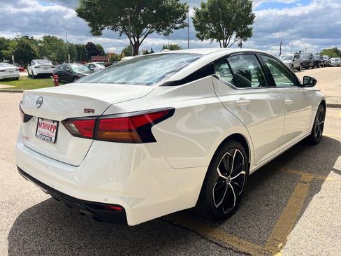 Used 2023 Nissan Altima 2.5 SR FWD image 5