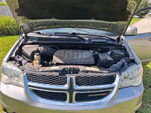 Used 2018 Dodge Grand Caravan SXT FWD image 20