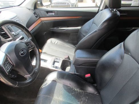 Used 2013 Subaru Outback 2.5i Limited AWD/4WD image 13