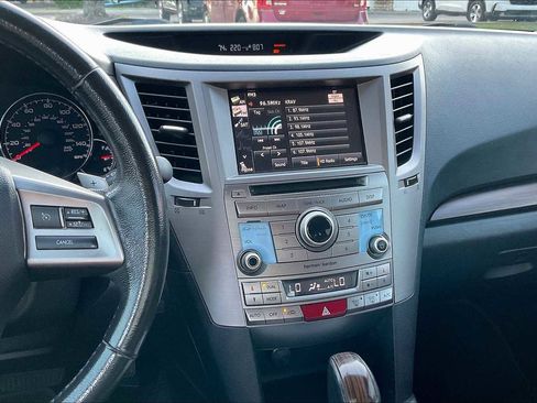 Used 2013 Subaru Outback 2.5i Limited w/ Special Appearance Pkg image 6