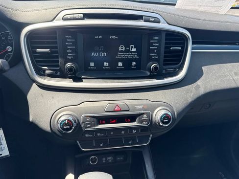 Used 2019 Kia Sorento AWD V6 w/ Option Group 020 image 12