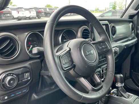 Used 2023 Jeep Wrangler Unlimited AWD/4WD image 9
