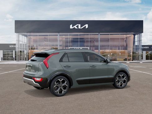 New 2025 Kia Niro EX Touring image 6