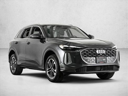 Certified 2025 Audi Q5 Premium w/ Convenience Package AWD/4WD image 3