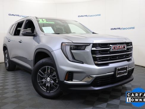 Used 2025 GMC Acadia Elevation image 2