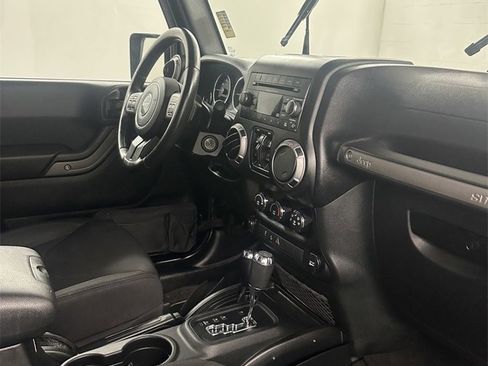 Used 2017 Jeep Wrangler Unlimited Sport w/ Quick Order Package 24S image 32